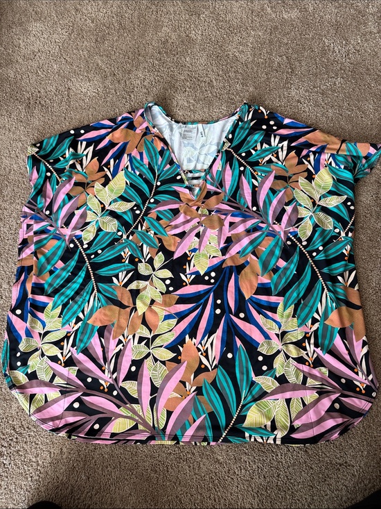 Bar III Tops - Women's Tropical Leaf V-Neck swim coverup or Blouse - sz small